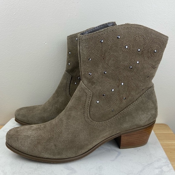 BANDOLINO Xerissa Suede Studded Leather Western Boots - Picture 7 of 13
